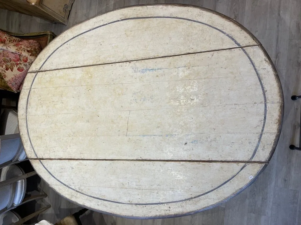 18th Century Painted Italian Baroque Oval Dropleaf Dining Table