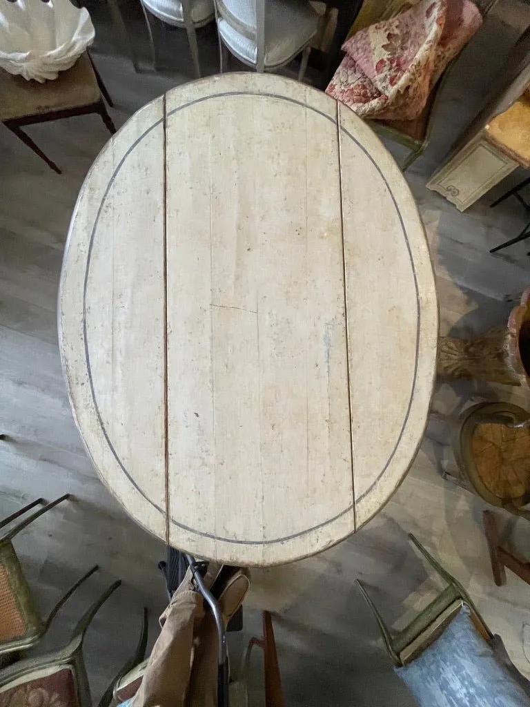 18th Century Painted Italian Baroque Oval Dropleaf Dining Table