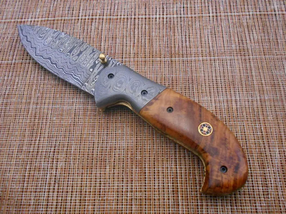 7.5" Folding Knife, Hand Forged Twist Pattern Damascus Steel Rose Wood Scale with Damascus Bolster Pocket Knife, Equipped with Brass Liner Lock & Thumb knob, Cow Hide Leather Sheath
