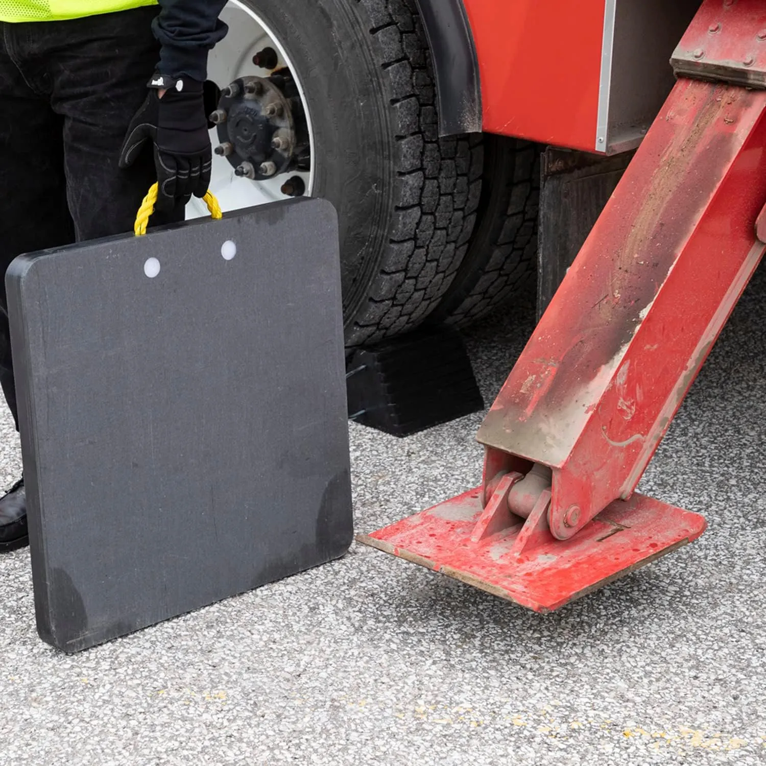 Buyers Products OP24X24P HDPE Poly Outrigger Pad, 24 X 24 X 1 Inch Thick, Lightweight Crane Pad With Rope Style Handle, Help Prevent Kack And Hydraulic Outrigger from Tipping or Slipping