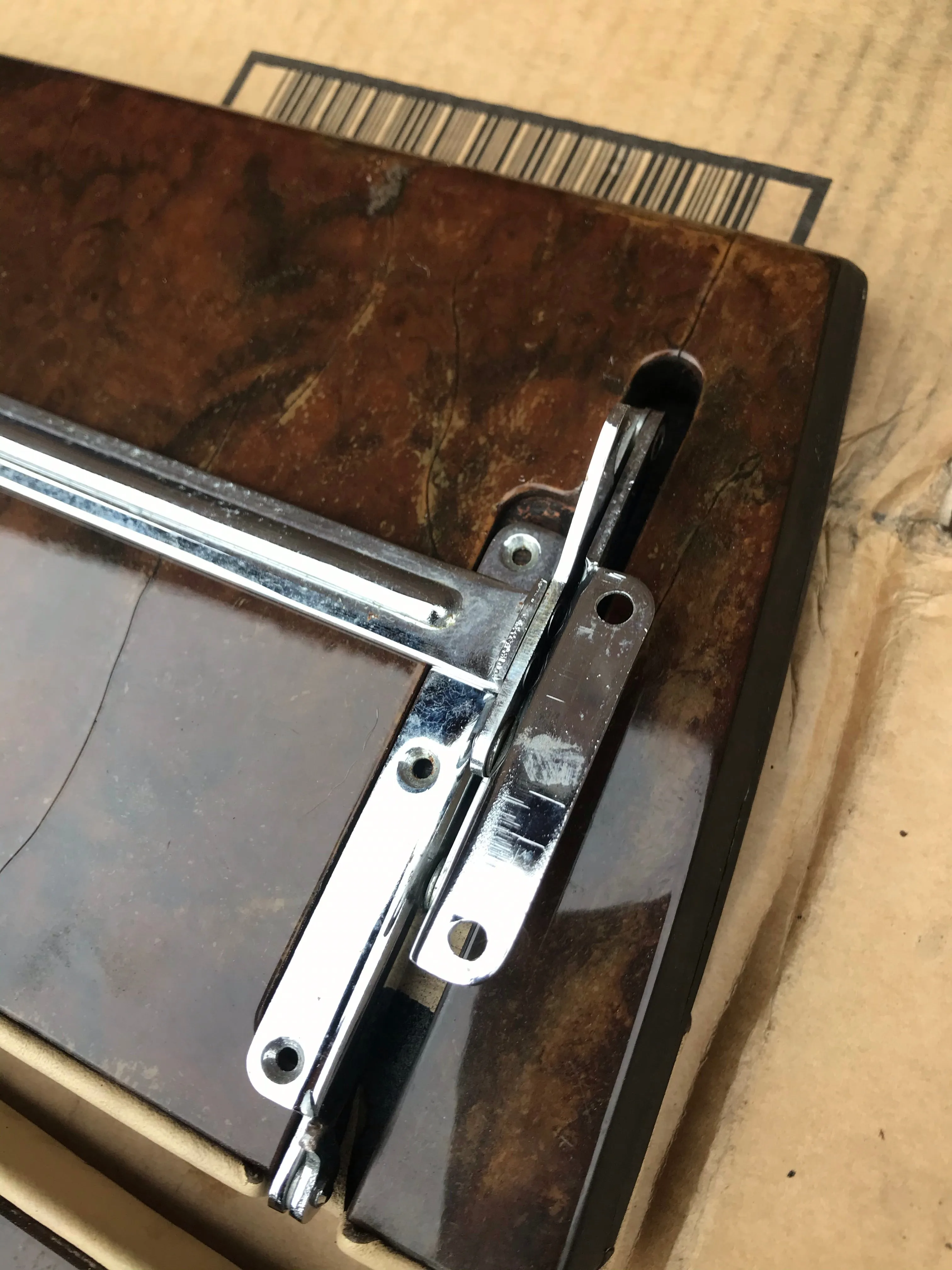 Daimler Jaguar XJ40 walnut veneer rear Picnic tables trays