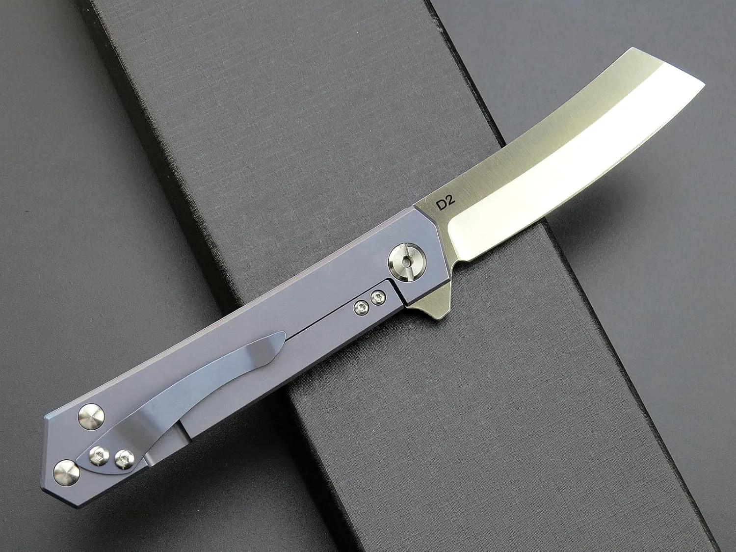 Eafengrow EF97 Pocket Knife Folding Knives D2 Steel Blade Titanium Handle Camping Outdoor Tools Knife EDC Hand Tool(blue)
