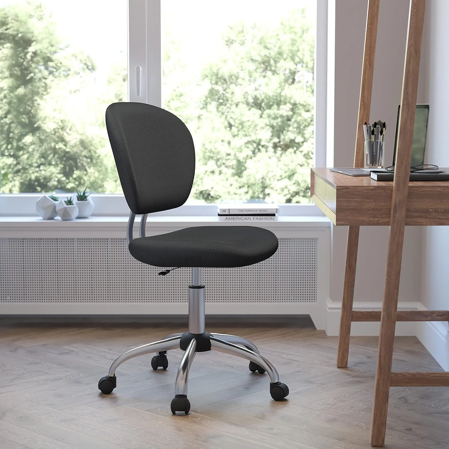 EMMA   OLIVER Mid-Back Gray Mesh Padded Swivel Task Office Chair with Chrome Base