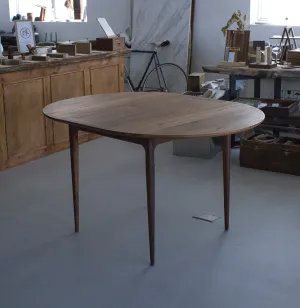 Extendable Round Table