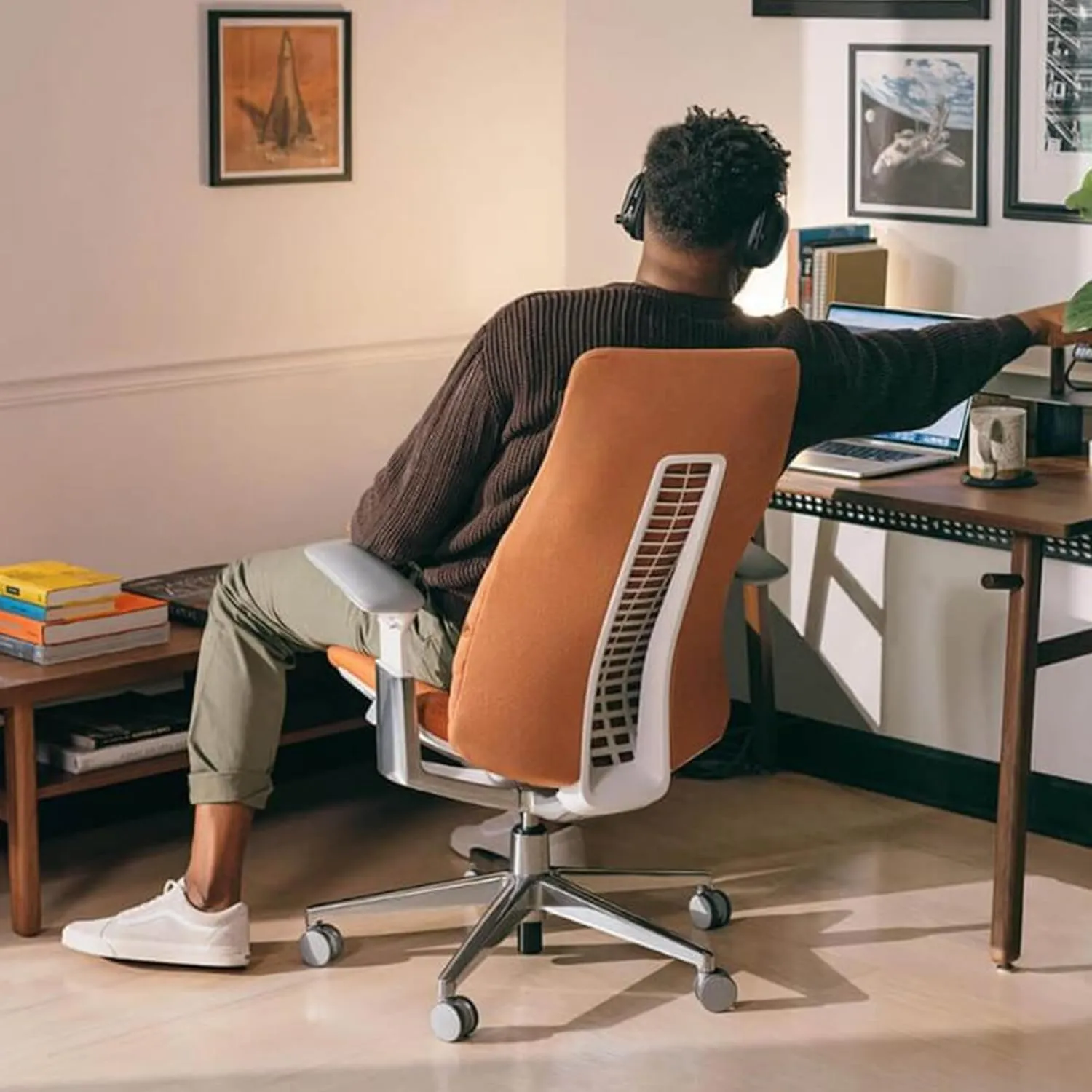 Haworth Fern Office Chair – Ergonomic and Stylish Desk Chair with Breathable Mesh Finish - Without Lumbar Support (Coal)