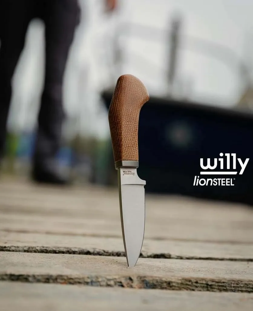 LionSTEEL WILLY Compact EDC Fixed Blade Knife, Solid Handle Construction, Titanium Guard, M390 Steel Blade, Made in Italy