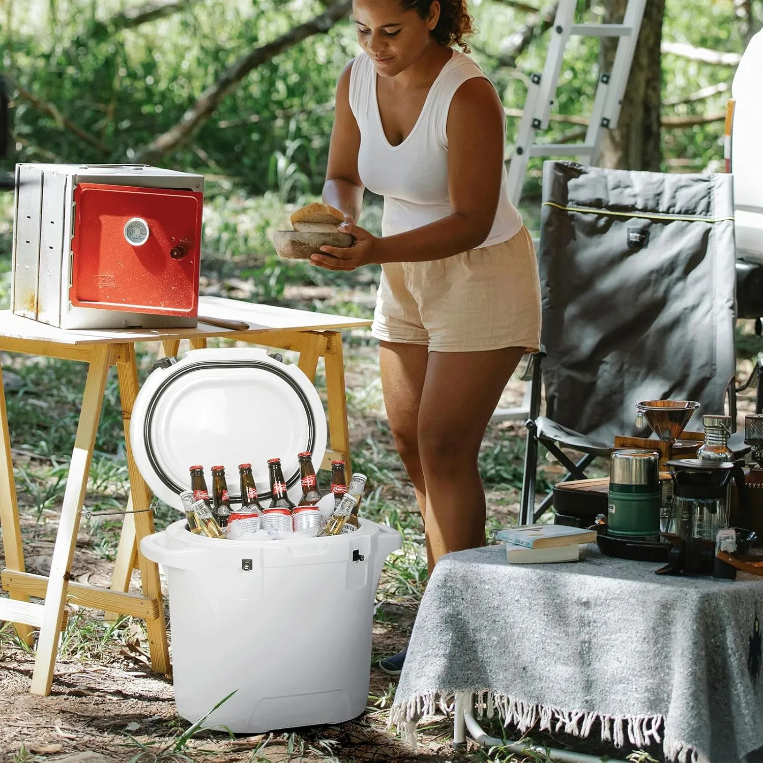 Magshion Portable Beach Cooler Buckets, 26qt Camping Small Hard Cooler with Efficient Drain, 5-7 Days Ice Retention, Leak-Proof and Made of LLDPE, for Picnics, Traveling and BBQ