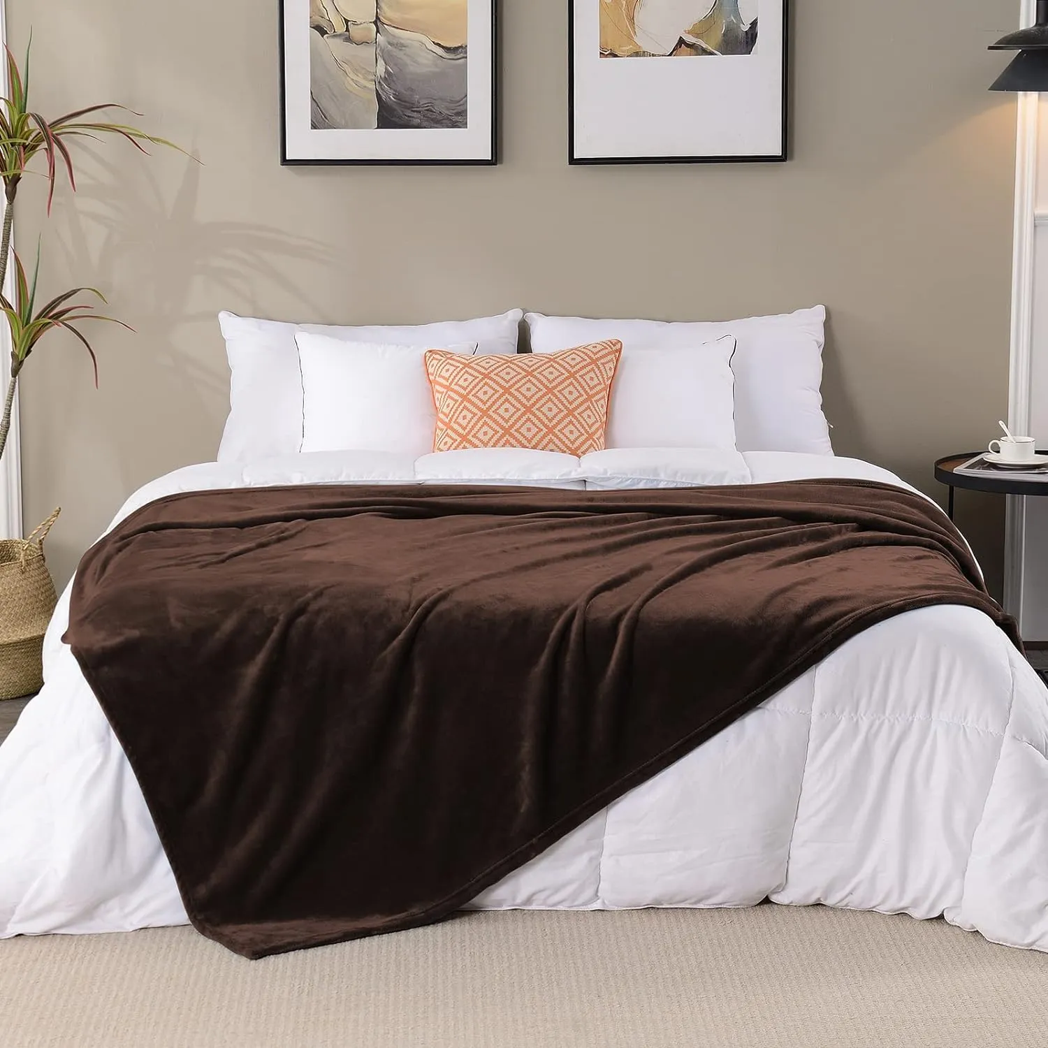 SOCHOW Flannel Fleece Blanket Queen Size, All Season Lightweight Super Soft Cozy Blanket for Bed or Couch, Brown 90inch X90''