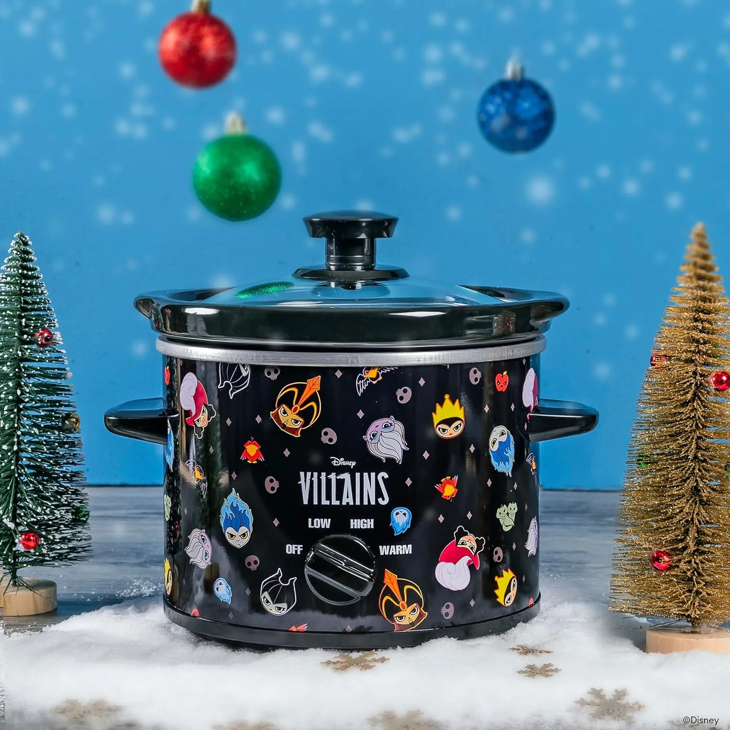 Uncanny Brands Disney Villains 2qt Slow Cooker - Small Kitchen Appliance