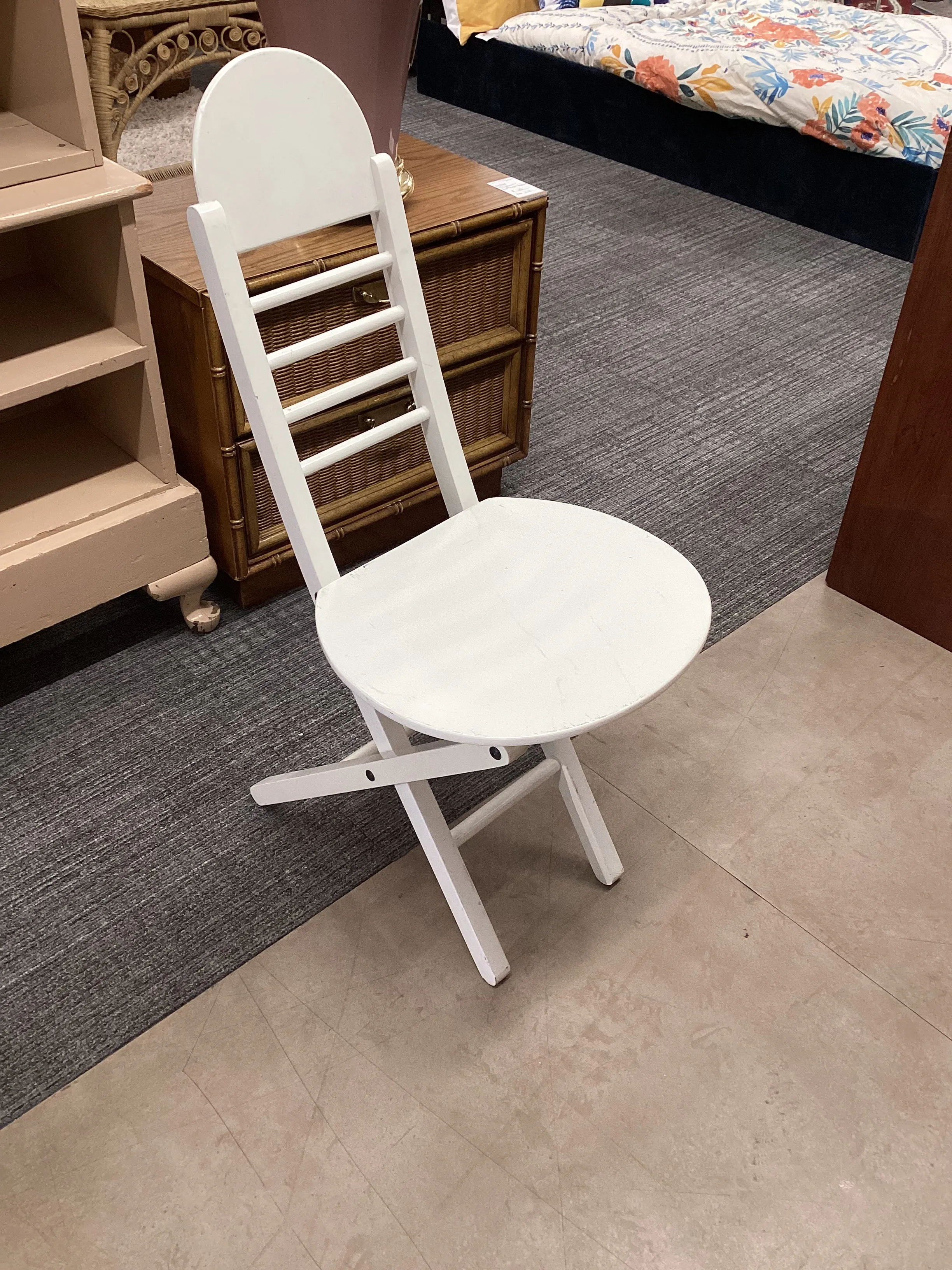 White Foldable Chair