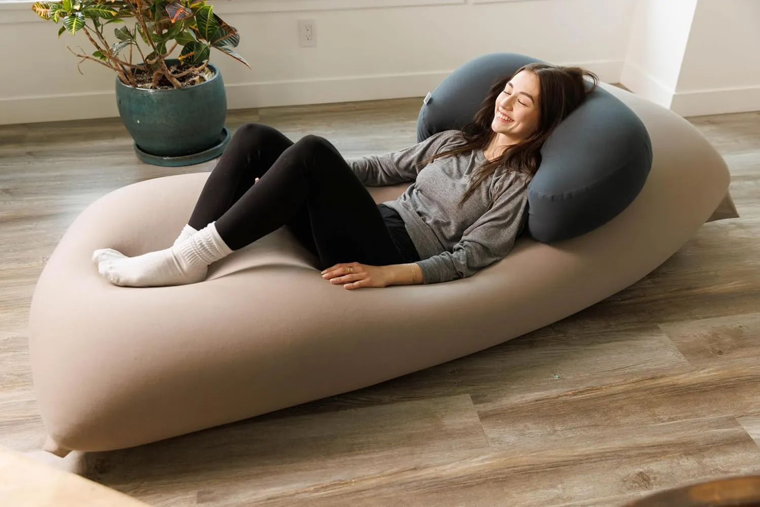 Yogibo Max 6-Foot Beanbag Chair Bean Bag Couch with a Washable Outer Cover, Customer Favorite Cozy Sofa for Gaming, Reading, and Relaxing, Filled with Soft Micro-Beads, 6', Purple